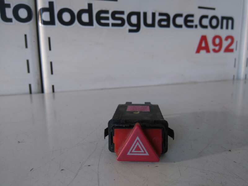 INTERRUPTOR WARNING AUDI A8 (D2) 2.5 TDI