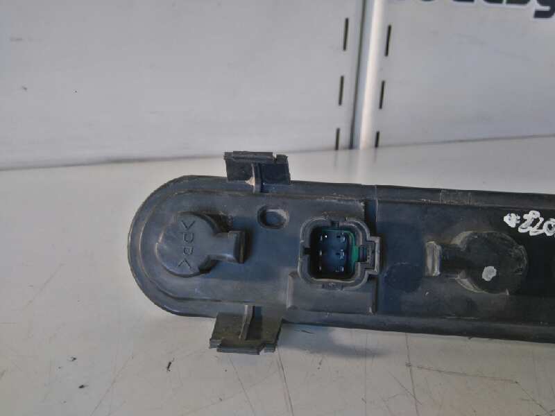 PORTALAMPARAS TRASERO IZQUIERDO NISSAN VANETTE CARGO (HC23) Familiar (5 asientos)