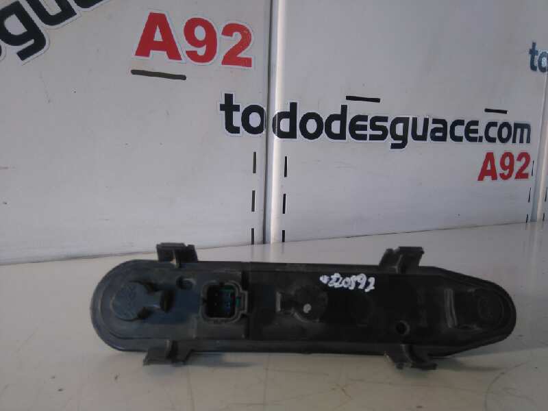 PORTALAMPARAS TRASERO IZQUIERDO NISSAN VANETTE CARGO (HC23) Familiar (5 asientos)