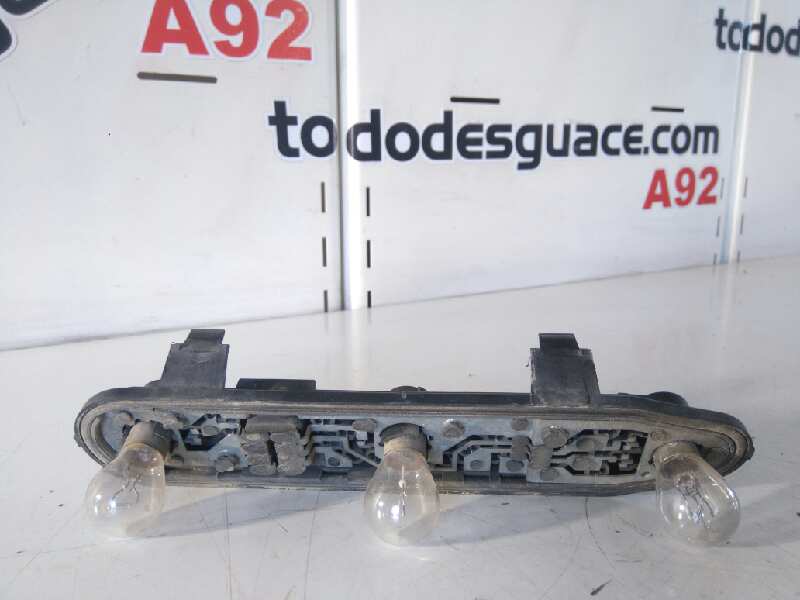 PORTALAMPARAS TRASERO IZQUIERDO NISSAN VANETTE CARGO (HC23) Familiar (5 asientos)