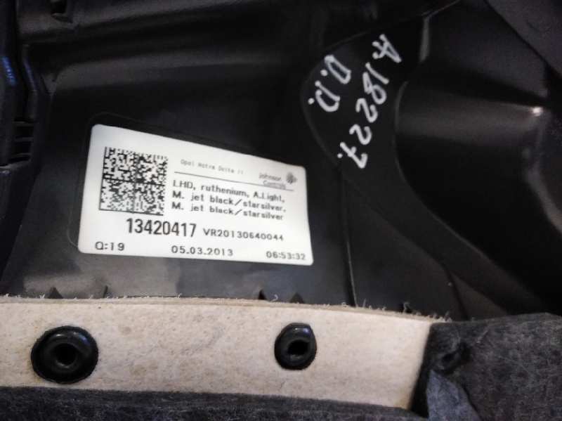 GUARNECIDO PUERTA DELANTERA DERECHA OPEL ASTRA J LIM. 4TÜRIG Excellence