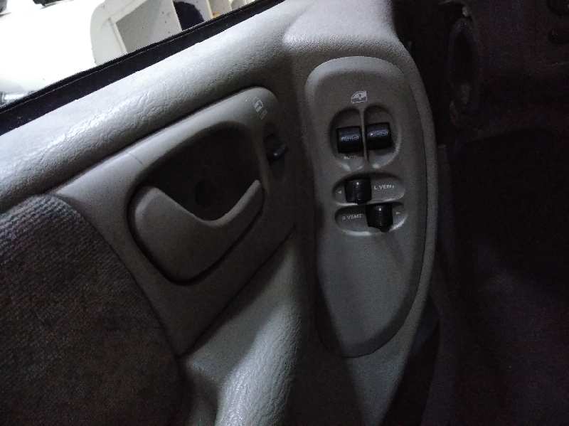 CHRYSLER VOYAGER (RG) 2.5 CRD LX   |   03.01 - 12.08 foto 7