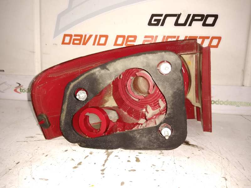 PILOTO TRASERO DERECHO SEAT ALTEA (5P1) *