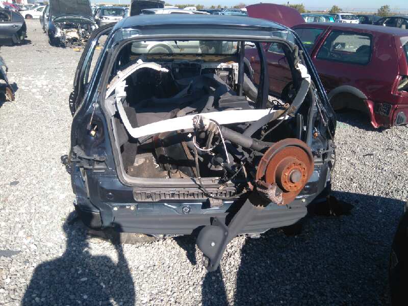 VOLKSWAGEN GOLF V BERLINA (1K1) * BGU foto 2