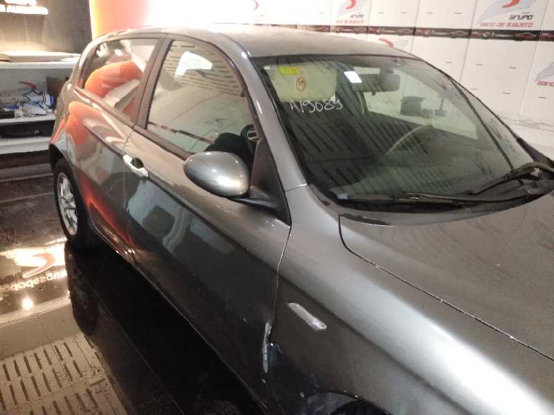 ALFA ROMEO 147 (190) 1.6 T.Spark ECO Distinctive Motor 1,6 Ltr. - 77 kW 16V CAT foto 5