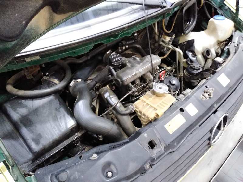 MERCEDES-BENZ CLASE V (W638) V 230 Turbodiesel  (638.274) Motor 2,3 Ltr. - 72 kW Turbodiesel CAT foto 8
