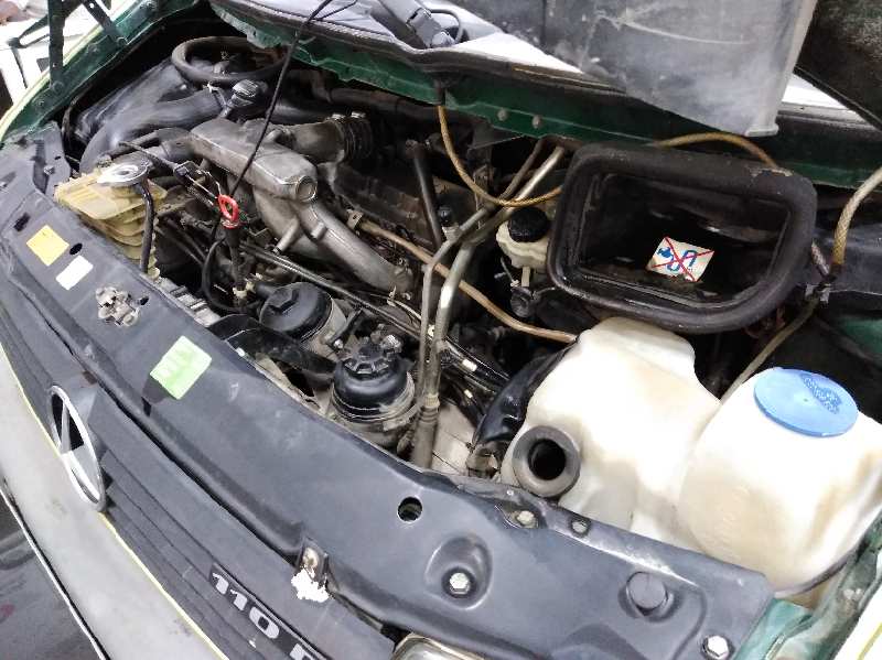MERCEDES-BENZ CLASE V (W638) V 230 Turbodiesel  (638.274) Motor 2,3 Ltr. - 72 kW Turbodiesel CAT foto 9