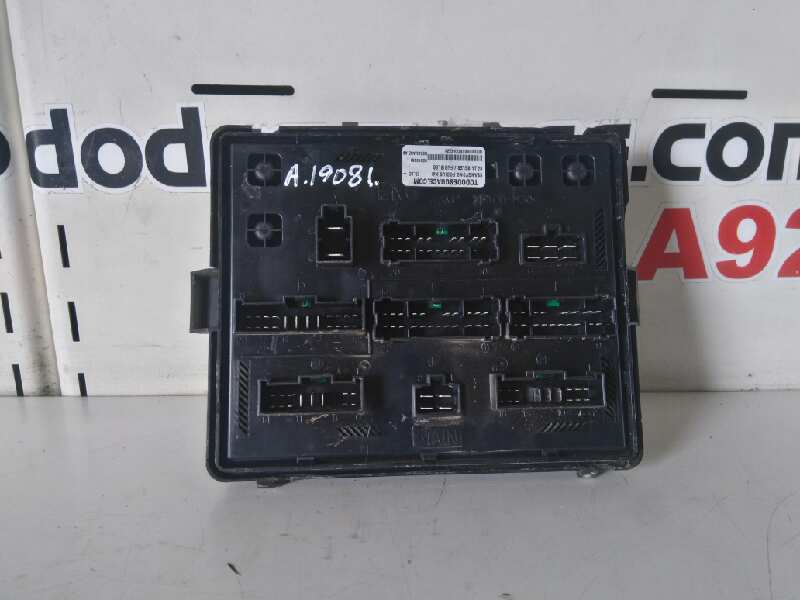 CAJA RELES / FUSIBLES