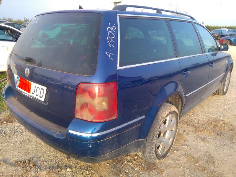 VOLKSWAGEN PASSAT VARIANT (3B6) V6 TDI Comfortline Family   |   05.02 - ... foto 3