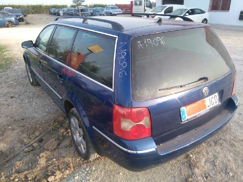 VOLKSWAGEN PASSAT VARIANT (3B6) V6 TDI Comfortline Family   |   05.02 - ... foto 4