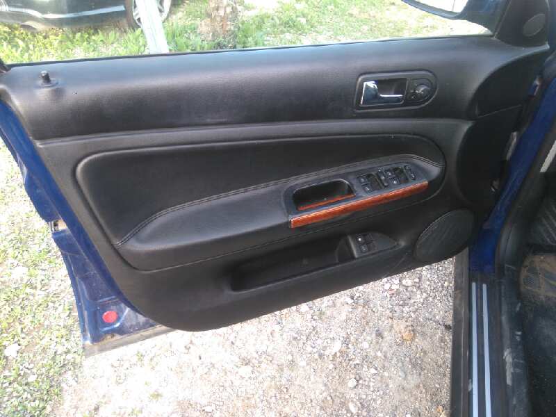 VOLKSWAGEN PASSAT VARIANT (3B6) V6 TDI Comfortline Family   |   05.02 - ... foto 6