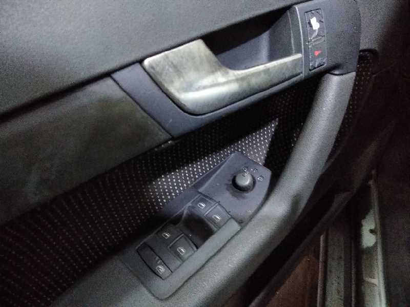 AUDI A3 (8P) 2.0 TDI Ambiente (DPF)   |   04.05 - 12.12 foto 8