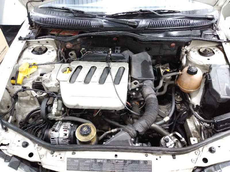 RENAULT MEGANE I FASE 2 CLASSIC (LA..) 1.6 16V Authentique Motor 1,6 Ltr. - 79 kW foto 7