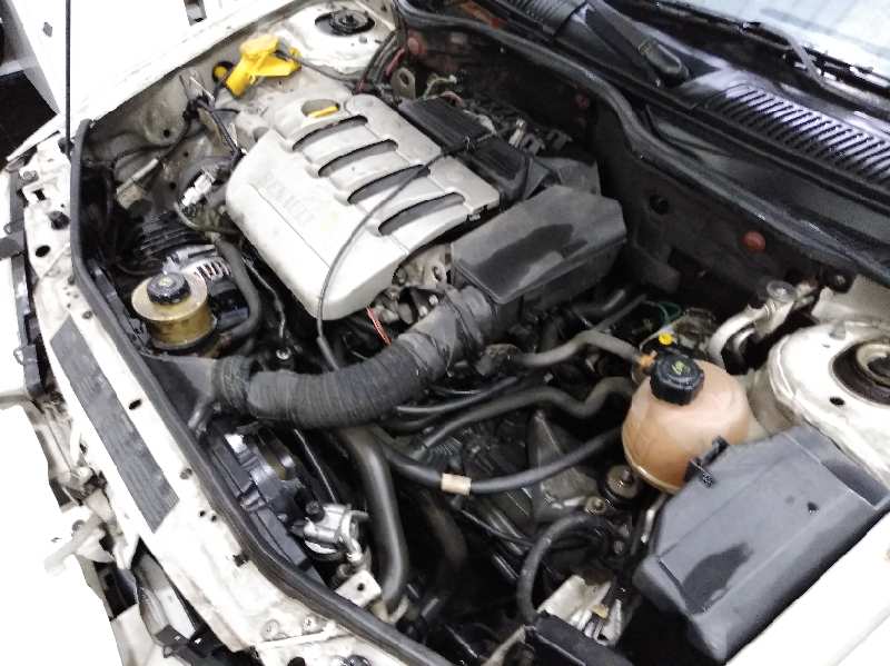 RENAULT MEGANE I FASE 2 CLASSIC (LA..) 1.6 16V Authentique Motor 1,6 Ltr. - 79 kW foto 8