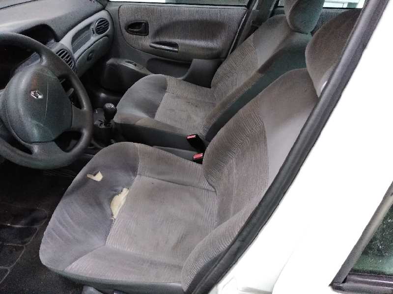 RENAULT MEGANE I FASE 2 CLASSIC (LA..) 1.6 16V Authentique Motor 1,6 Ltr. - 79 kW foto 12