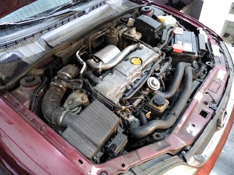 OPEL VECTRA B BERLINA Básico (1999->) Motor 2,0 Ltr. - 74 kW DTI foto 6