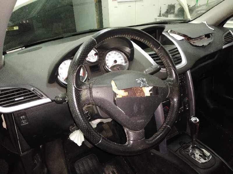 PEUGEOT 207 CC Sport   |   0.07 - ...