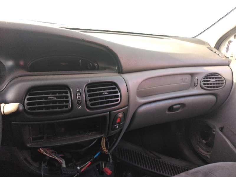 RENAULT MEGANE I CLASSIC (LA0) 1.9 dTi Alize Motor 1,9 Ltr. - 72 kW dTi Diesel CAT foto 7