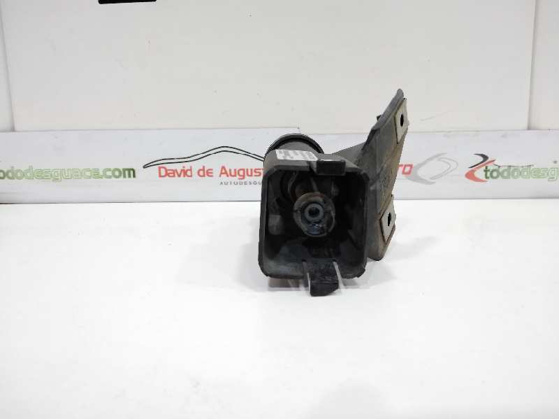 LAVAFAROS DERECHO TOYOTA AVENSIS BERLINA (T25) 2.0 D4-D Executive Berlina (5-ptas.)   |   0.03 - ...