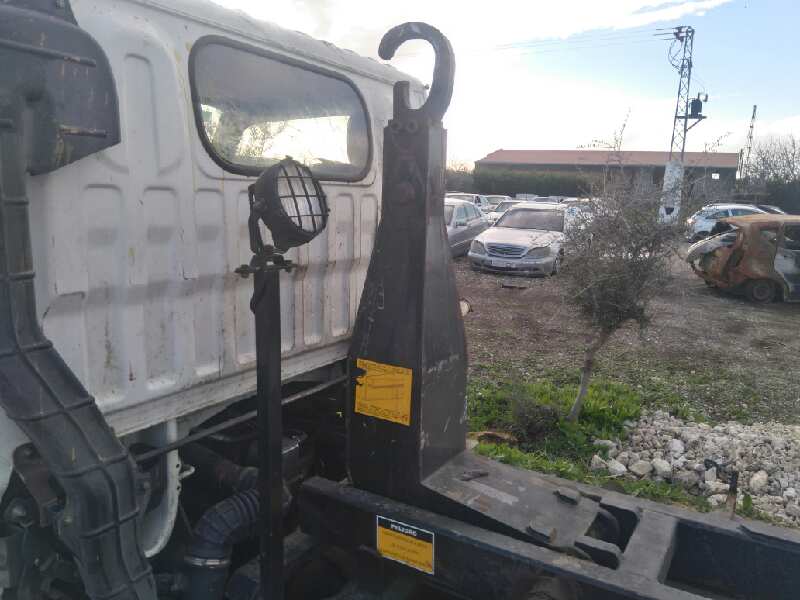 NISSAN CABSTAR ->09.06 Cabstar 35.XX Cabina simple Cabina individual Motor 3,0 Ltr. - 110 kW Diesel foto 8