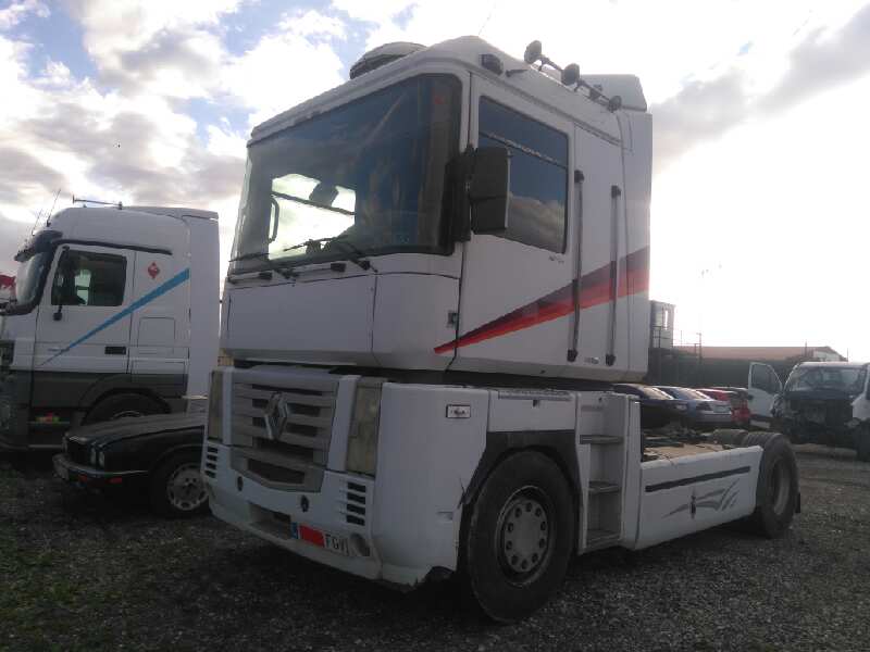 RENAULT MAGNUM 4XX.18/4XX.26 02 -> FAS   4X2   4XX.18 Larga distancia   |   01.01 - 12.06 foto 2