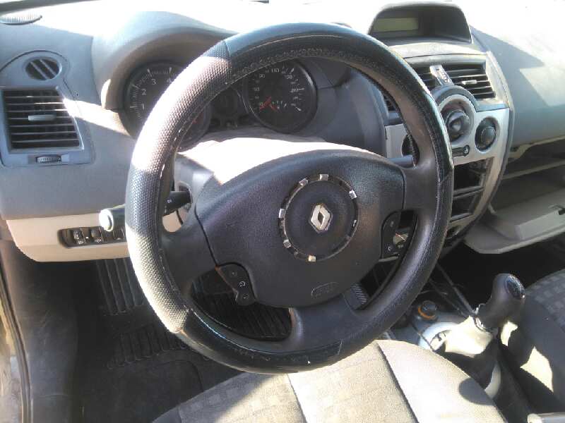 RENAULT MEGANE II CLASSIC BERLINA Confort Dynamique Motor 1,6 Ltr. - 82 kW 16V foto 9