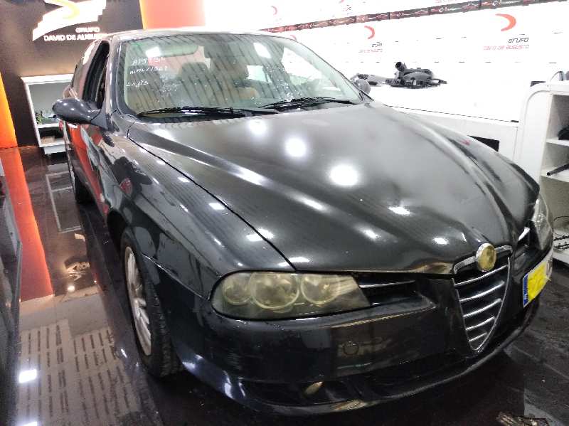ALFA ROMEO 156 1.9 JTD 8V Distinctive   |   07.03 - 12.05 foto 3