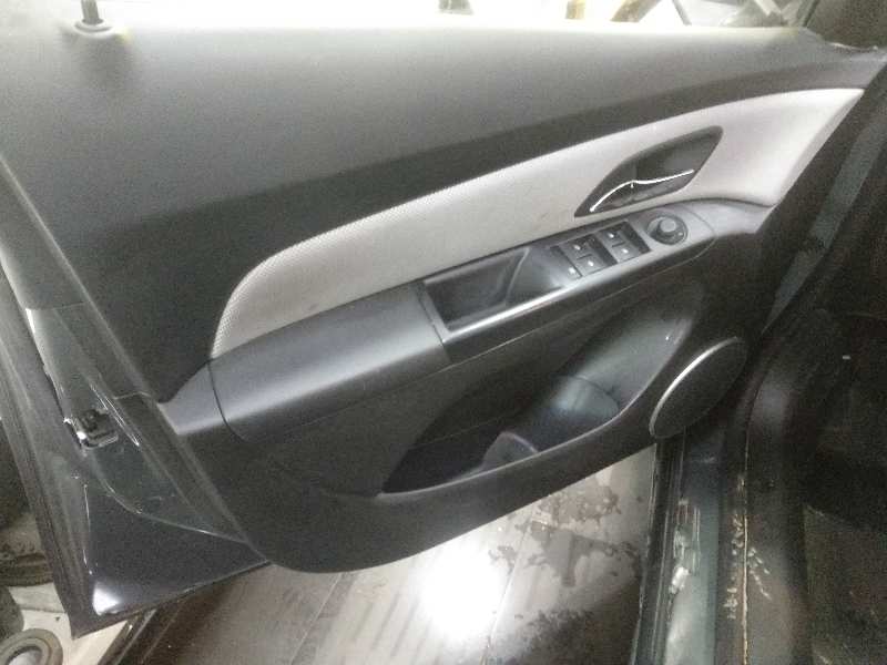 CHEVROLET CRUZE LT   |   08.11 - 12.12 foto 10