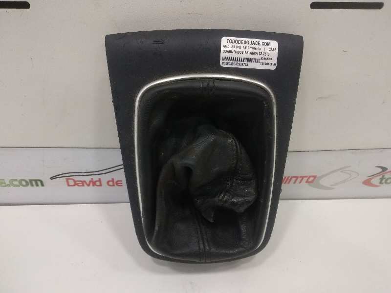 GUARNECIDOS PALANCA CAMBIO AUDI A3 (8L) 1.6 Ambiente   |   09.96 - 12.00