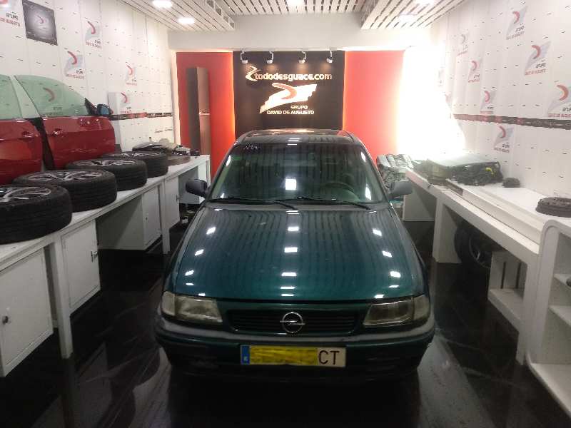 OPEL ASTRA F BERLINA Básico Motor 1,6 Ltr. - 74 kW 16V