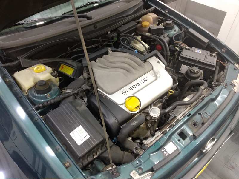 OPEL ASTRA F BERLINA Básico Motor 1,6 Ltr. - 74 kW 16V foto 7