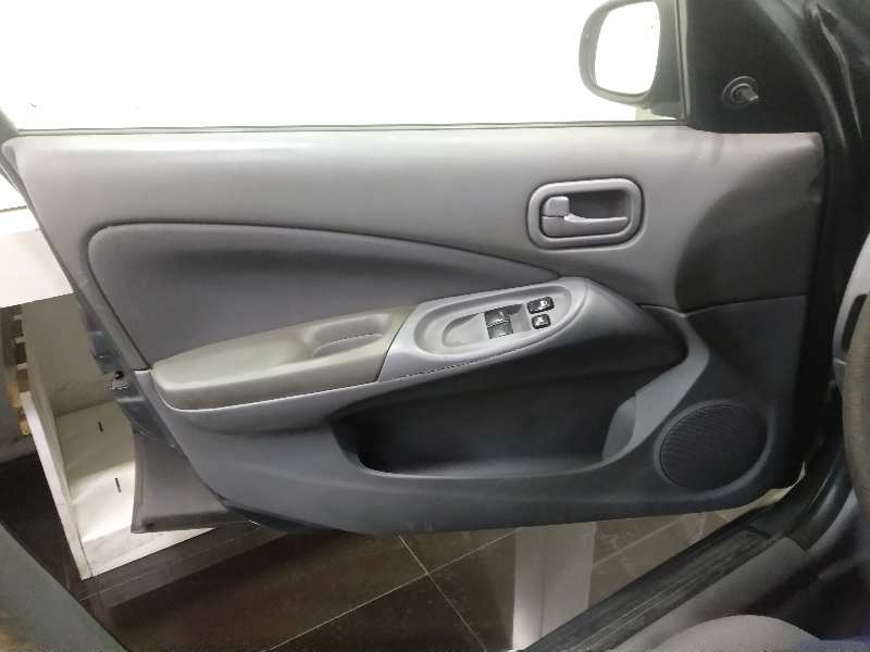NISSAN ALMERA (N16/E) Acenta   |   12.02 - 12.04 foto 8