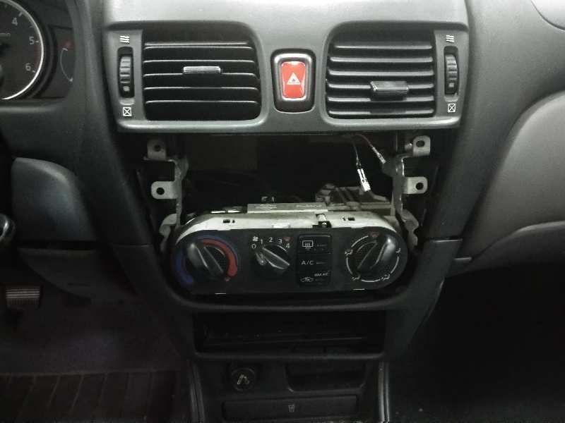 NISSAN ALMERA (N16/E) Acenta   |   12.02 - 12.04 foto 11