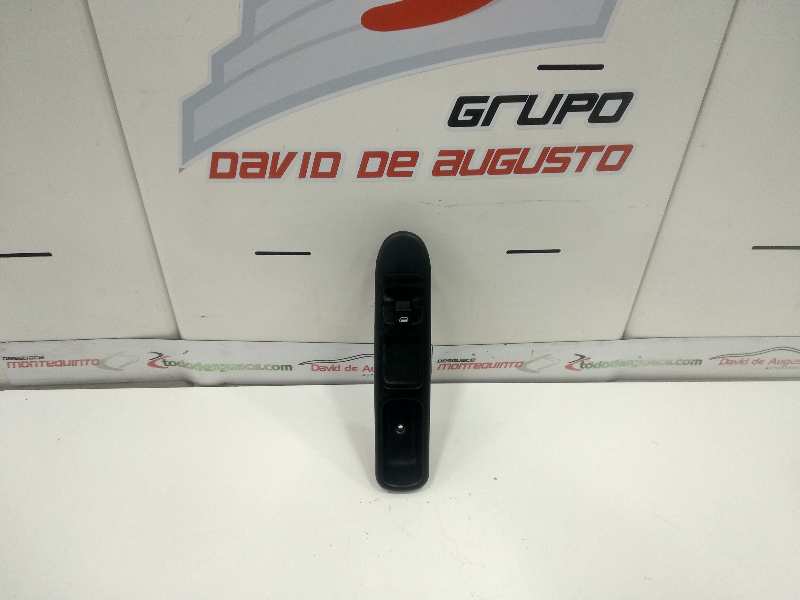 MANDO ELEVALUNAS DELANTERO DERECHO
