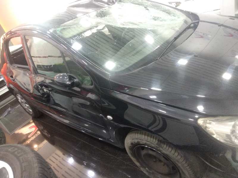 PEUGEOT 307 (S1) XR Clim Plus Motor 1,6 Ltr. - 66 kW 16V HDi foto 9