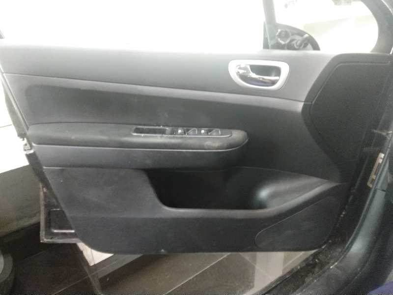 PEUGEOT 307 (S1) XR Clim Plus Motor 1,6 Ltr. - 66 kW 16V HDi foto 10