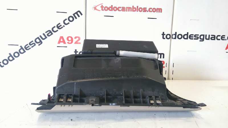 GUANTERA TOYOTA LAND CRUISER (J12) 3.0 D-4D GX   |   10.04 - 12.04