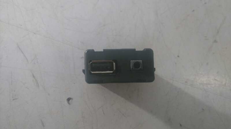PUERTO USB AUXILIAR OPEL ASTRA J LIM. 4TÜRIG Excellence