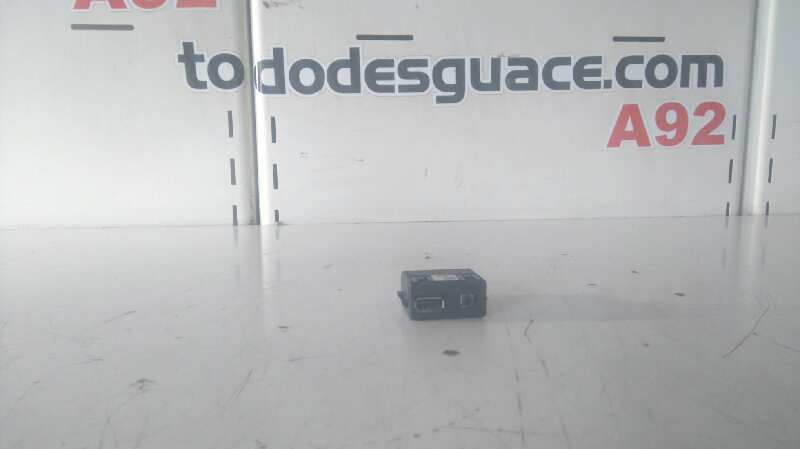 PUERTO USB AUXILIAR OPEL ASTRA J LIM. 4TÜRIG Excellence