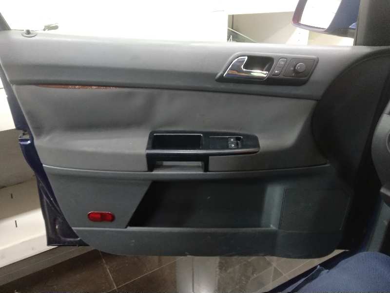 VOLKSWAGEN POLO (9N1) Highline   |   11.01 - 12.05 foto 10