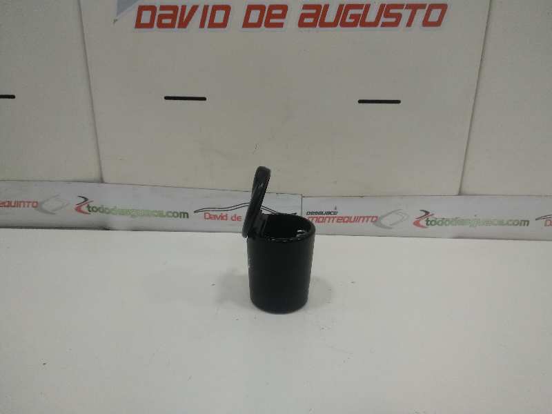 CENICERO TOYOTA RAV 4 Active   |   01.14 - 12.15