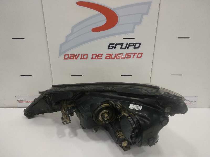 FARO DERECHO TOYOTA RAV 4 Active   |   01.14 - 12.15