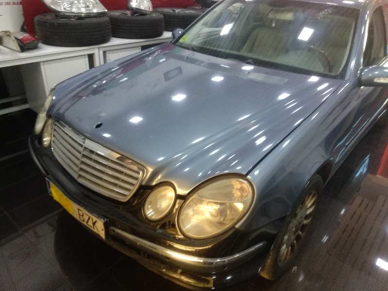 MERCEDES CLASE E (W211) BERLINA E 500  4-Matic (211.083)   |   07.03 - 12.06 foto 2