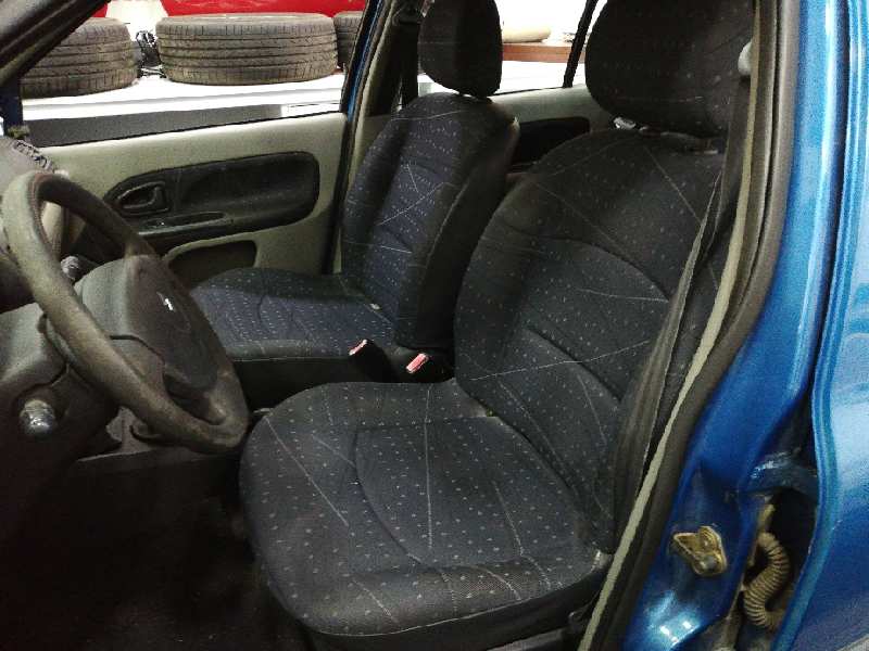 RENAULT CLIO II FASE II (B/CB0) Authentique Motor 1,2 Ltr. - 55 kW foto 12