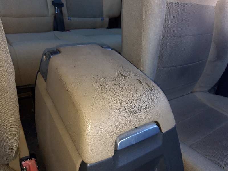 APOYABRAZOS CENTRAL LAND ROVER DISCOVERY (...) V6 TD HSE   |   08.04 - 12.09