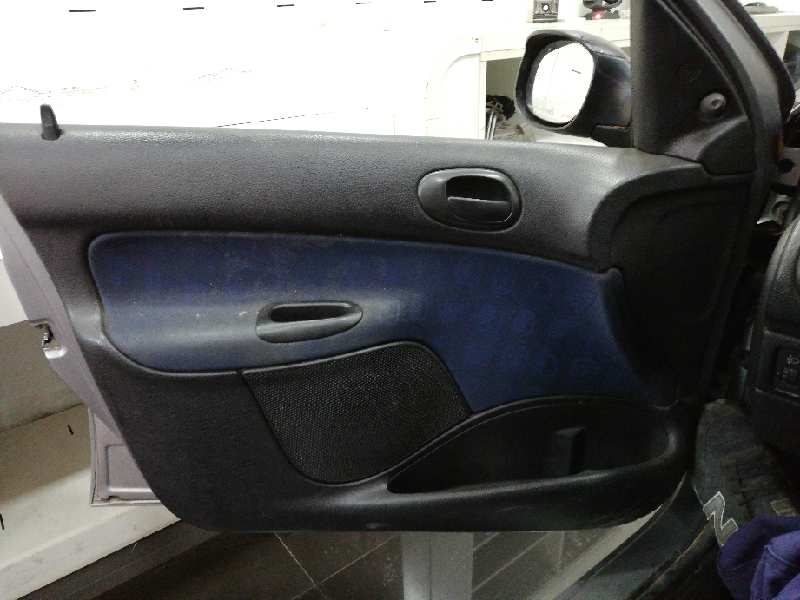 PEUGEOT 206 BERLINA X-Line   |   10.02 - 12.10 foto 8