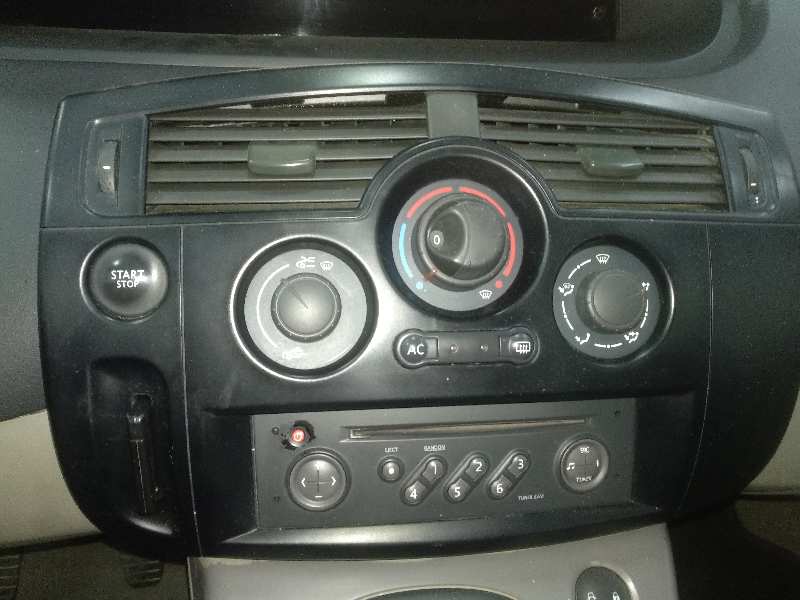 RENAULT SCENIC II Confort Dynamique   |   06.03 - 12.05 foto 10