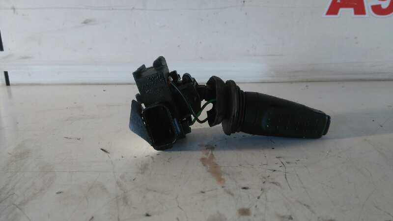 MANDO RADIO FORD MONDEO FAMILIAR (GD) Ambiente   |   07.99 - 12.01