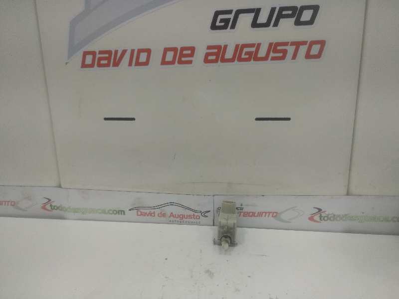 MOTOR CIERRE CENTRALIZADO PORTON VOLKSWAGEN GOLF IV BERLINA (1J1) Advance