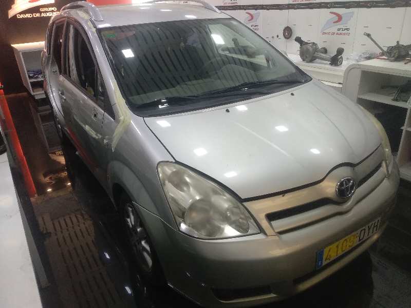 TOYOTA COROLLA VERSO (R1) 2.2 D-4D Luna   |   09.05 - 12.09 foto 2